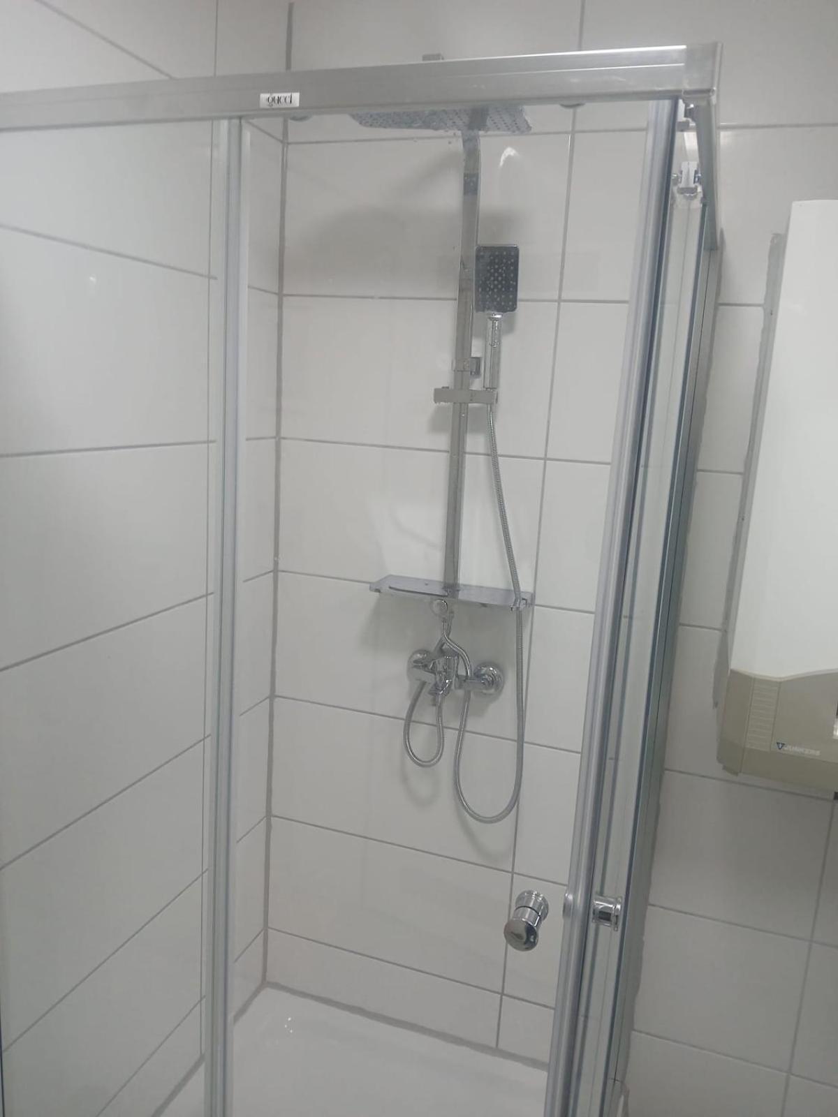 Wohnung Mit Neuem Bad Und Kueche Гелзенкирхен Екстериор снимка