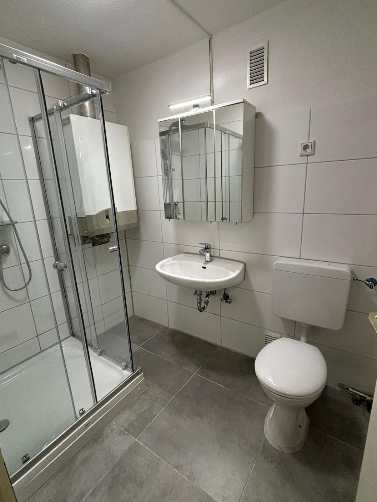 Wohnung Mit Neuem Bad Und Kueche Гелзенкирхен Екстериор снимка